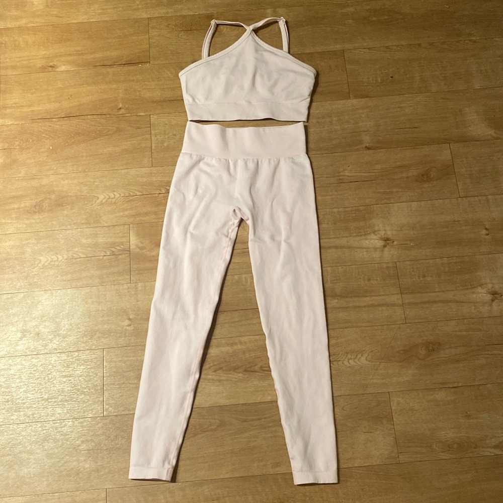 BO AND TEE OUTFIT SIZE MEDIUM